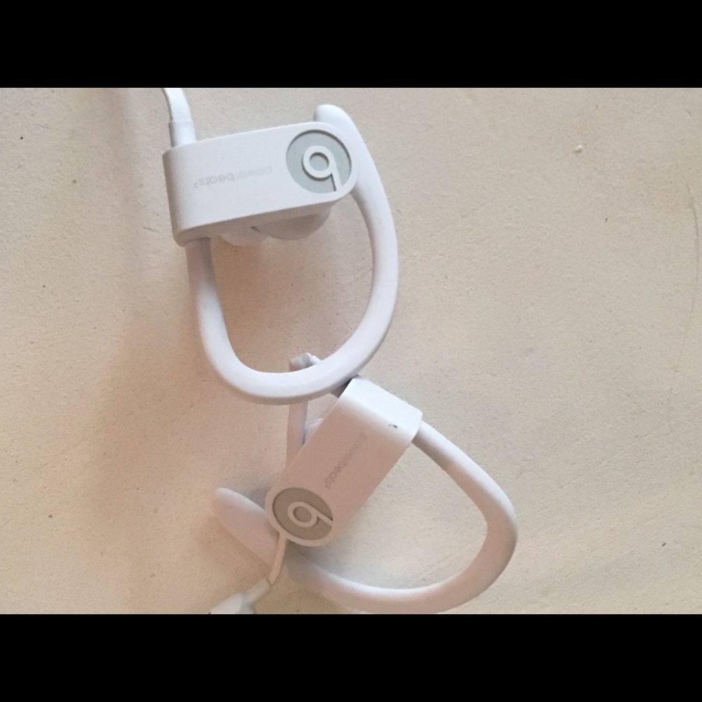 Beats wireless earbuds